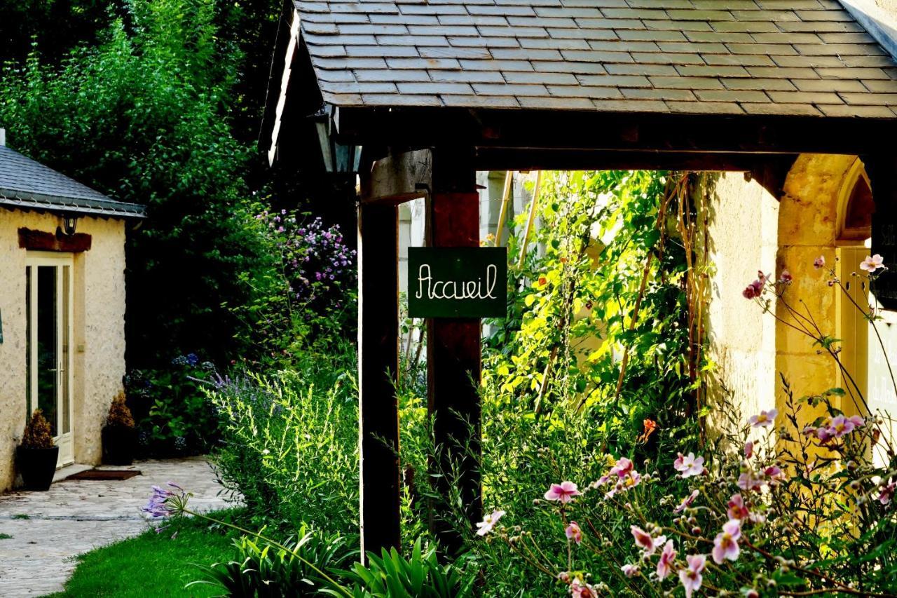 Le Moulin De La Planche Bed & Breakfast Cerelles Exterior photo